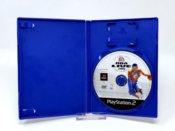 Interior del juego NBA Live 2005 (ESP) (Rebajado) para PlayStation 2 con disco y manual
