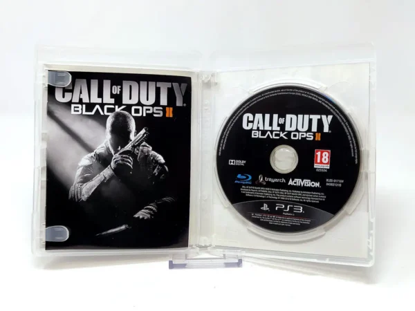 Interior del juego Call of Duty: Black Ops II (ESP) (v2) para PlayStation 3 con disco y manual