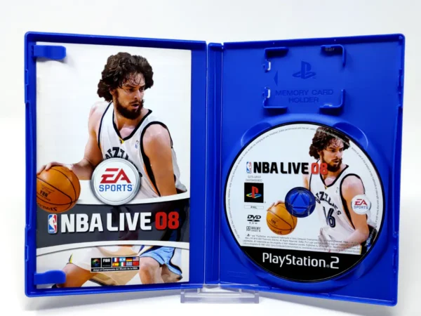 Interior del juego NBA Live 08 (ESP) para PlayStation 2 con disco y manual