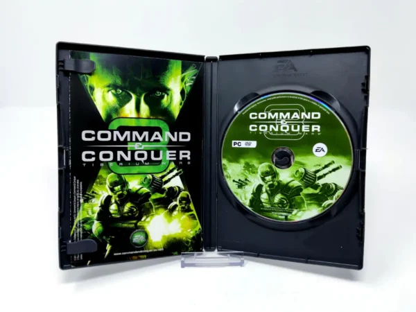 Interior del juego Command & Conquer 3: Tiberium Wars (ESP) para PC con disco y manual