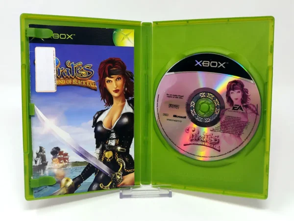 Interior del juego Pirates: The Legend of Black Kat (ESP) para XBOX con disco y manual