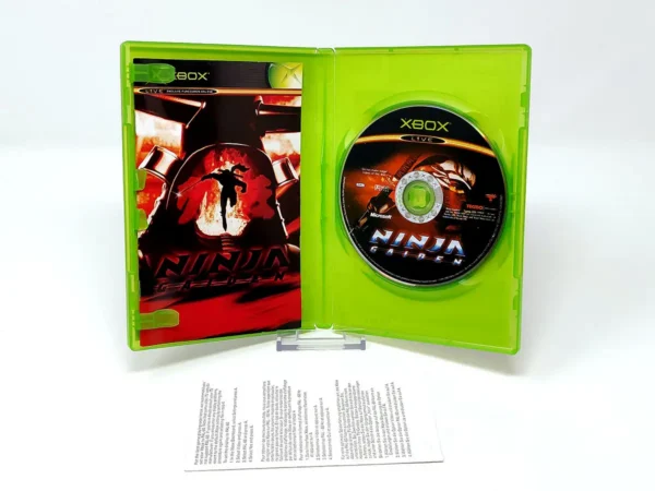Interior del juego Ninja Gaiden (ESP) (Classics) para XBOX con disco y manual