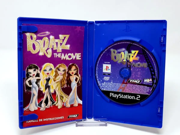 Interior del juego Bratz: The Movie (ESP) para PlayStation 2 con disco y manual
