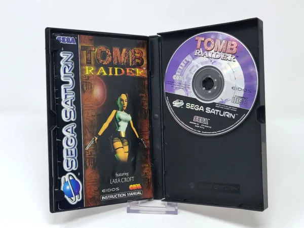Interior del juego Tomb Raider (ESP) para Sega Saturn con disco y manual