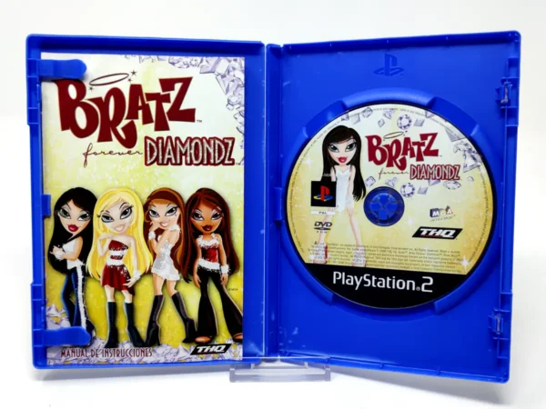 Interior del juego Bratz: Forever Diamondz (ESP) para PlayStation 2 con disco y manual