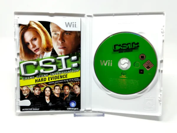 Interior del juego CSI: Hard Evidence (UK) para Nintendo Wii con disco y manual