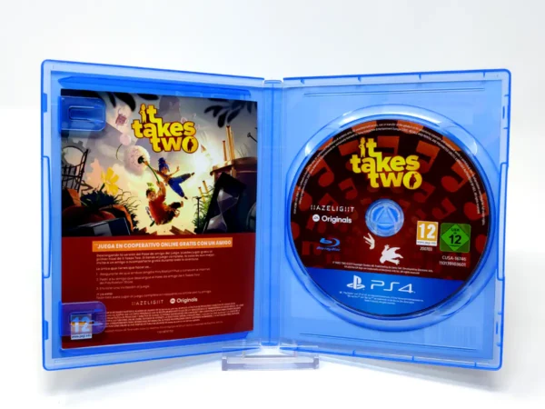 Interior del juego It Takes Two (ESP) (v2) para PlayStation 4 con disco y manual