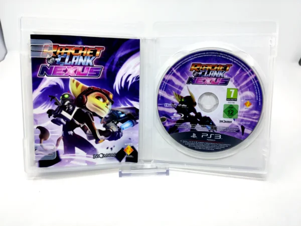 Interior del juego Ratchet & Clank: Into the Nexus (ESP) (Rebajado) para PlayStation 3 con disco y manual