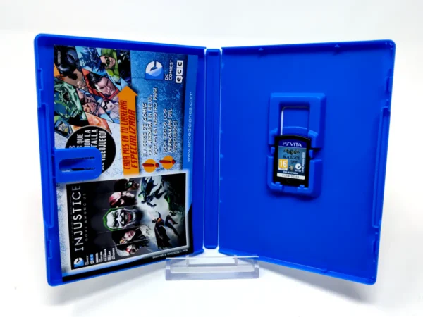 Interior del juego Batman: Arkham Origins Blackgate (ESP) para PS Vita con disco y manual