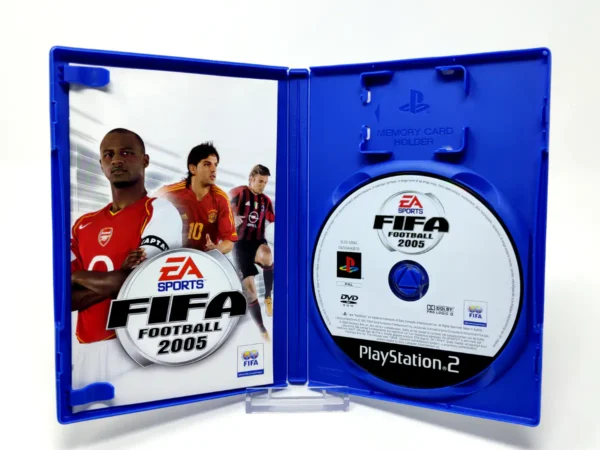 Interior del juego FIFA Football 2005 (ESC) para PlayStation 2 con disco y manual