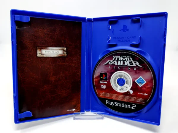 Interior del juego Lara Croft Tomb Raider: Legend (ESP) (Rebajado) para PlayStation 2 con disco y manual
