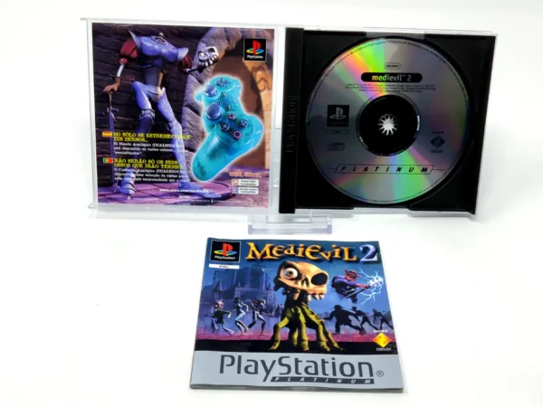 Interior del juego MediEvil 2 (ESP) (Platinum) para PlayStation con disco y manual