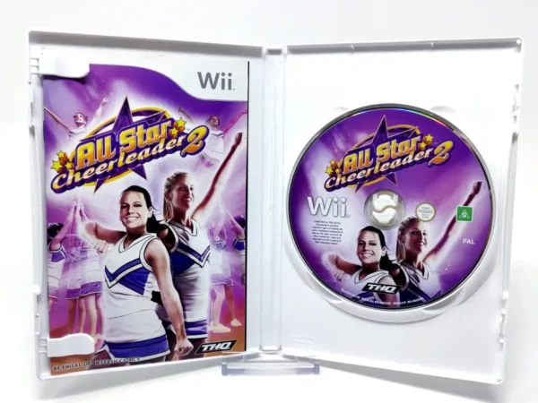 Interior del juego All Star Cheerleader 2 (ESP) para Nintendo Wii con disco y manual