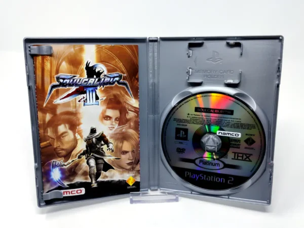 Interior del juego SoulCalibur III (ESP) (Platinum) para PlayStation 2 con disco y manual