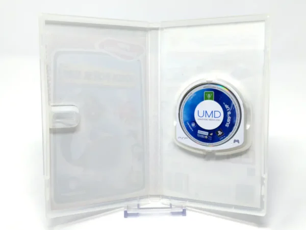 Interior del juego Locos por el Surf (ESP) (Essentials) (Rebajado) para PSP con disco y manual