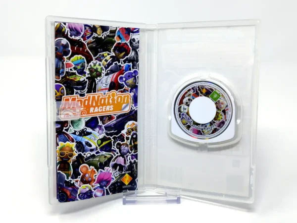 Interior del juego ModNation Racers (ESP) (Essentials) para PSP con disco y manual