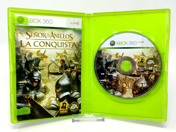 Interior del juego El Señor de los Anillos: La Conquista (ESP) para XBOX 360 con disco y manual