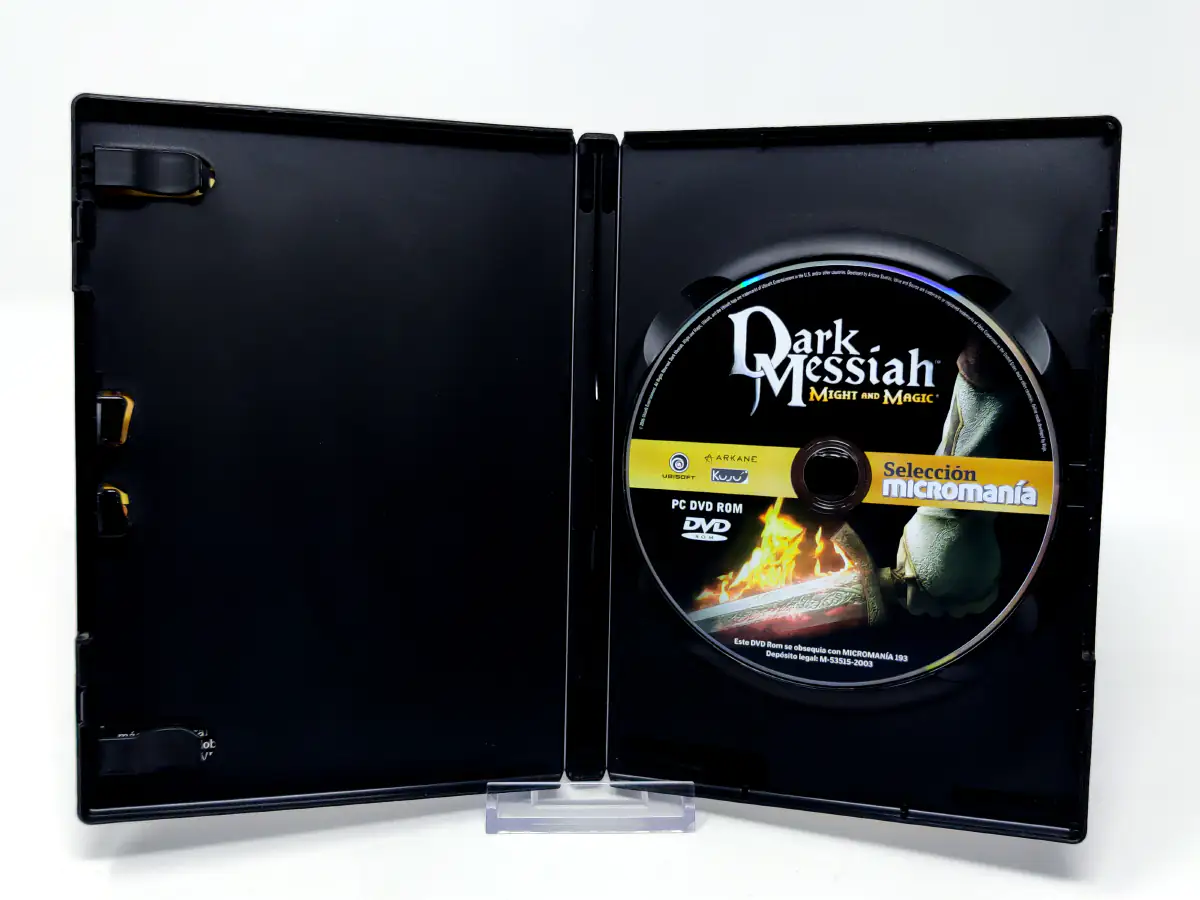 Interior del juego Dark Messiah of Might and Magic (ESP) para PC con disco y manual
