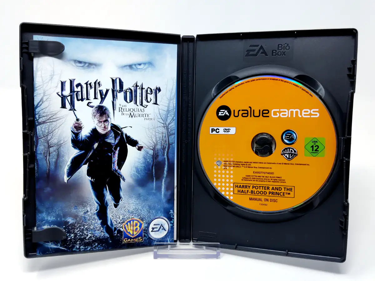 Interior del juego Harry Potter y las Reliquias de la Muerte - Parte 1 (ESP) para PC con disco y manual