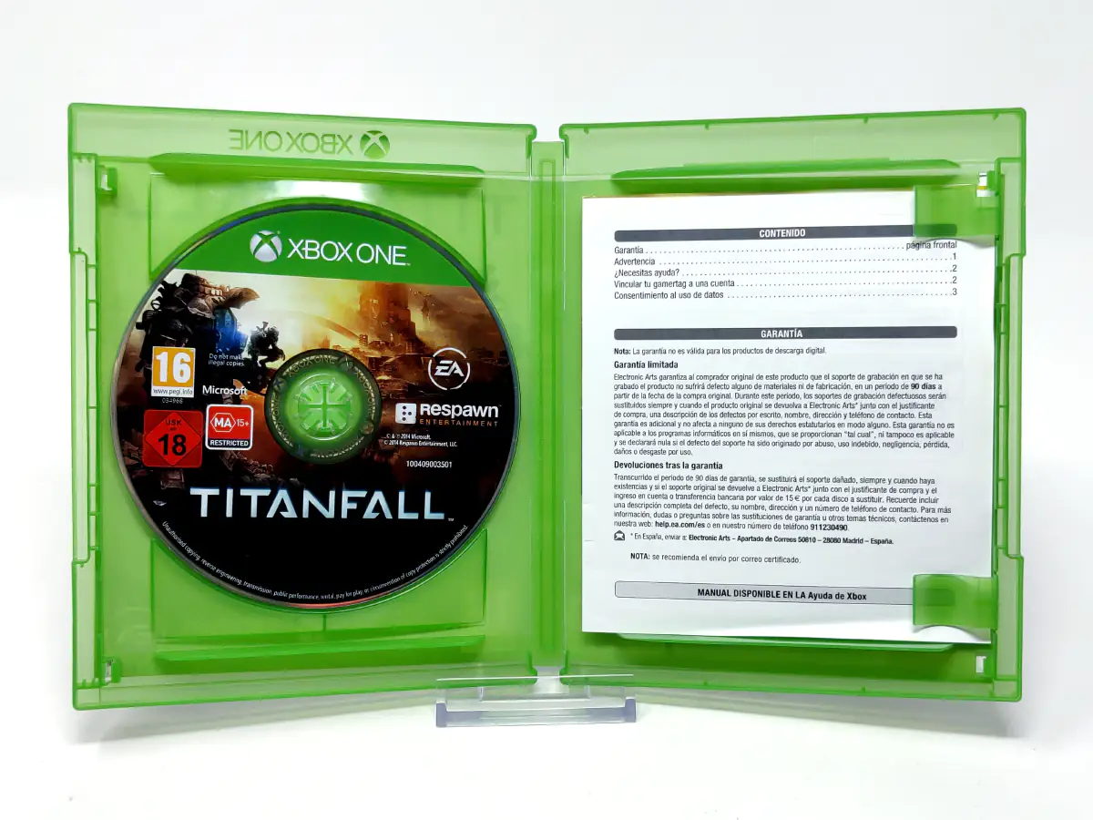 Interior del juego Titanfall (ESP) para XBOX One / Series X/S con disco y manual