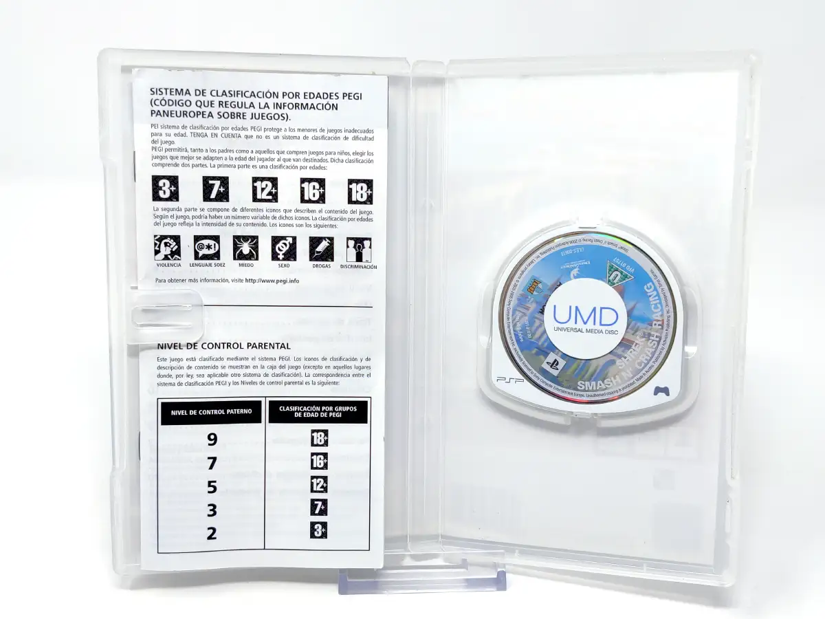 Interior del juego Shrek Smash n' Crash Racing (ESP) (Rebajado) para PSP con disco y manual