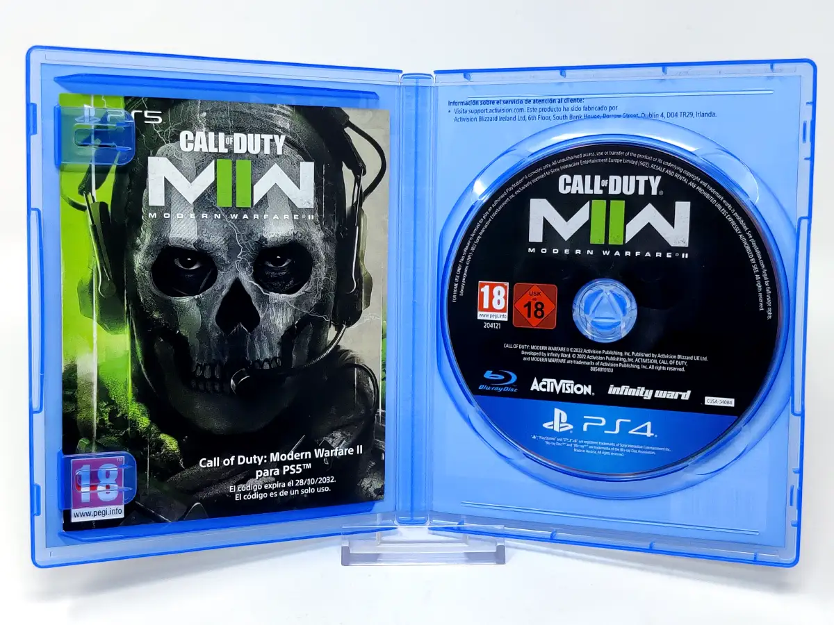 Interior del juego Call of Duty: Modern Warfare II (ESP) para PlayStation 4 con disco y manual