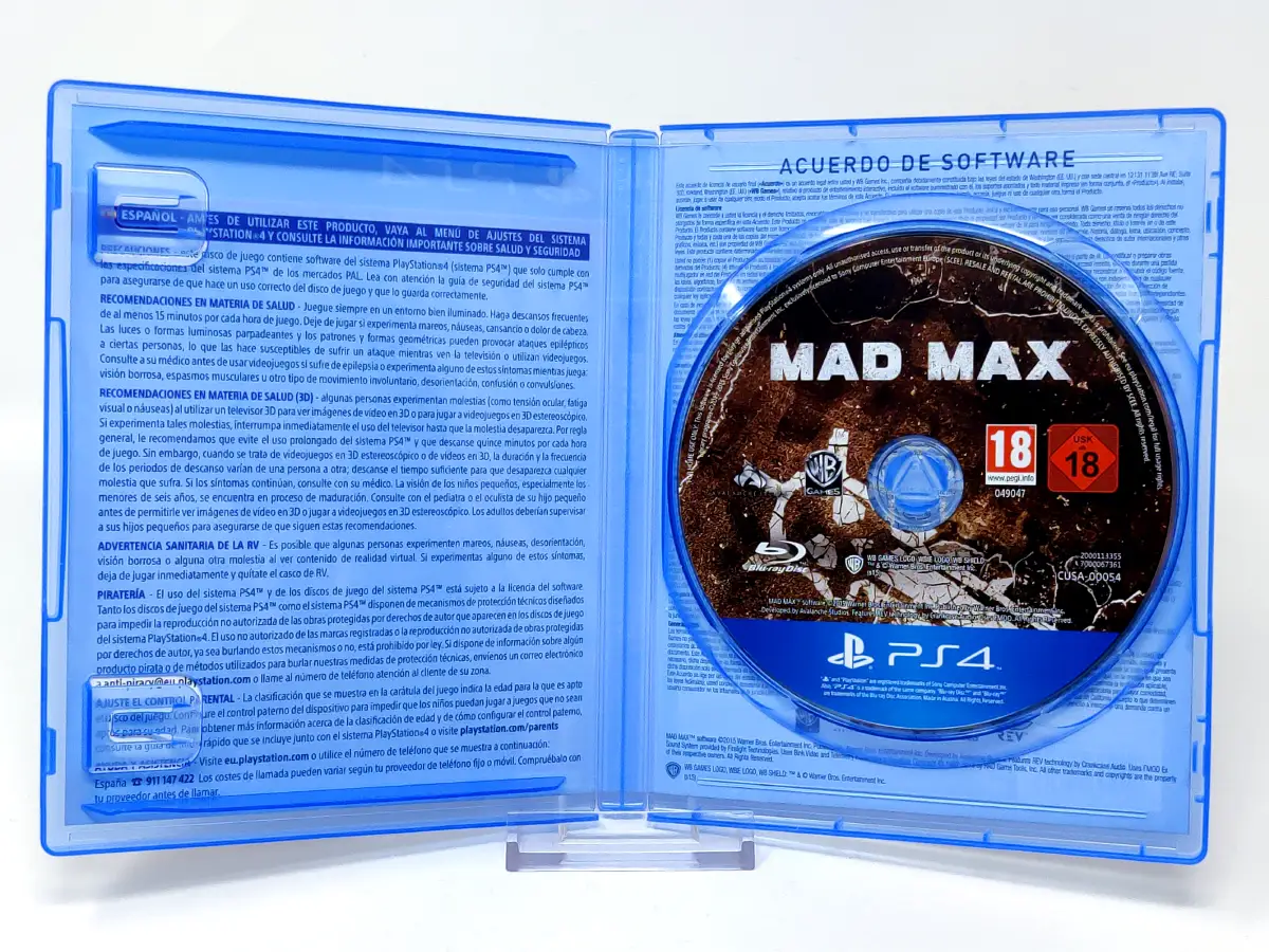 Interior del juego Mad Max (ESP) para PlayStation 4 con disco y manual