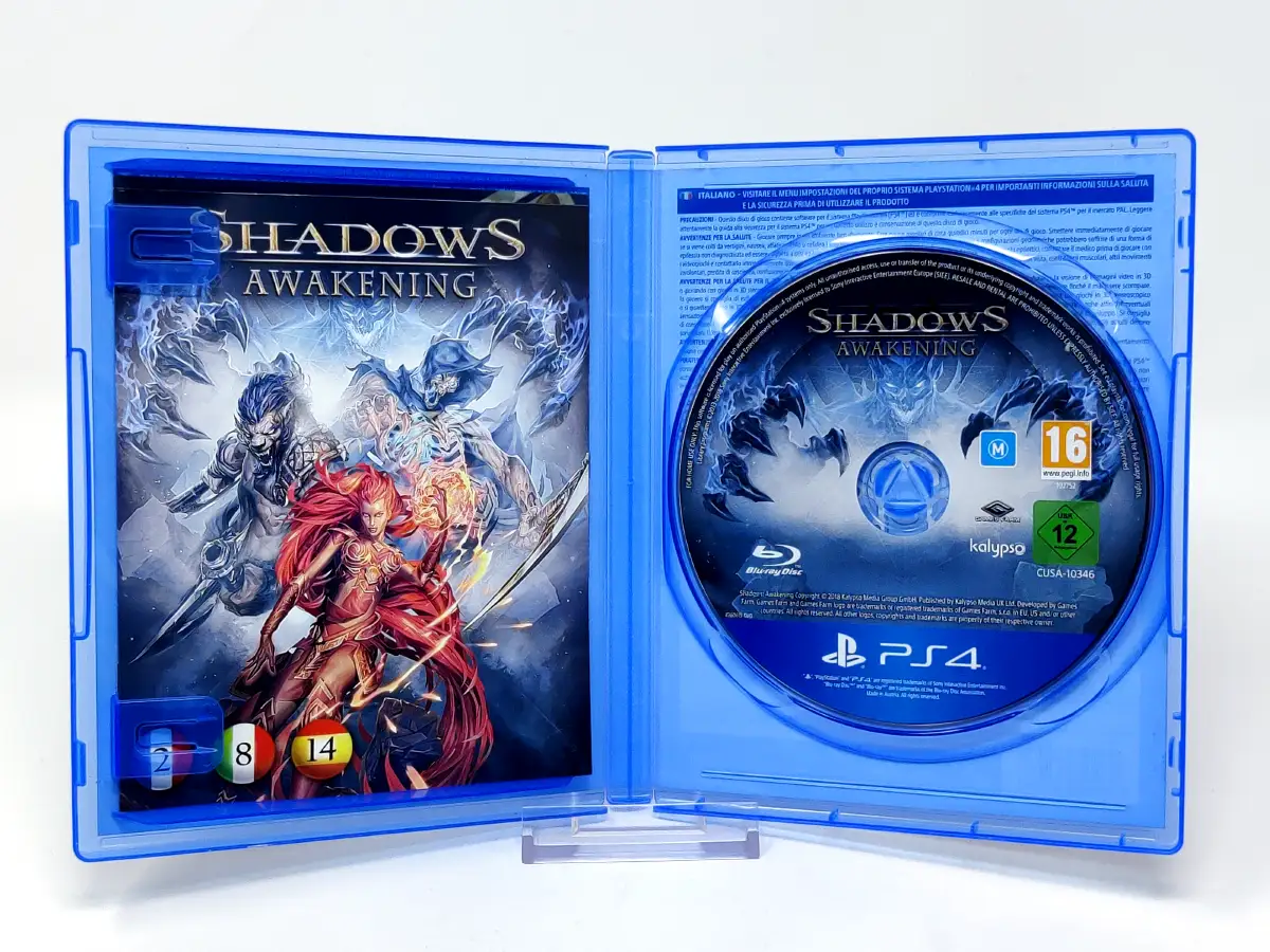 Interior del juego Shadows: Awakening (ESP) para PlayStation 4 con disco y manual