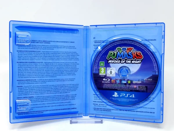 Interior del juego PJ Masks: Héroes de la noche (ESP) para PlayStation 4 con disco y manual