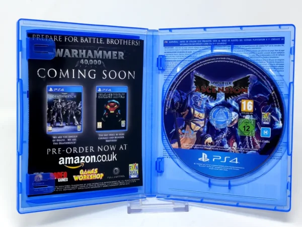 Interior del juego Space Hulk Ascension (EUR) para PlayStation 4 con disco y manual