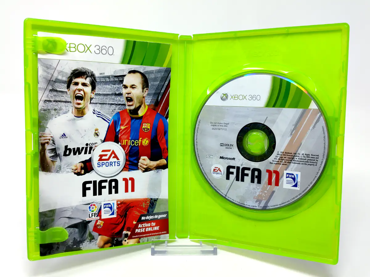 Interior del juego FIFA 11 (ESP) para XBOX 360 con disco y manual