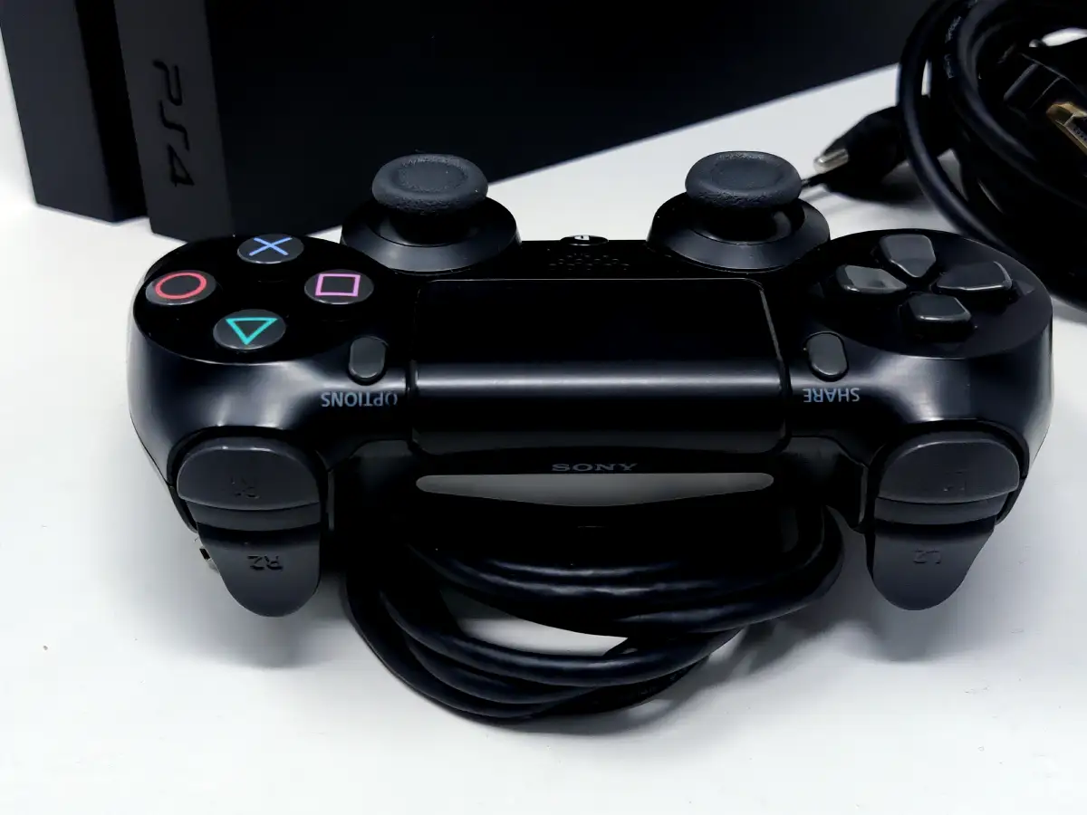 Sony PlayStation 4 (Consola) 500GB Negro (Rebajada) para PlayStation 4, edición PAL EUR, de segunda mano