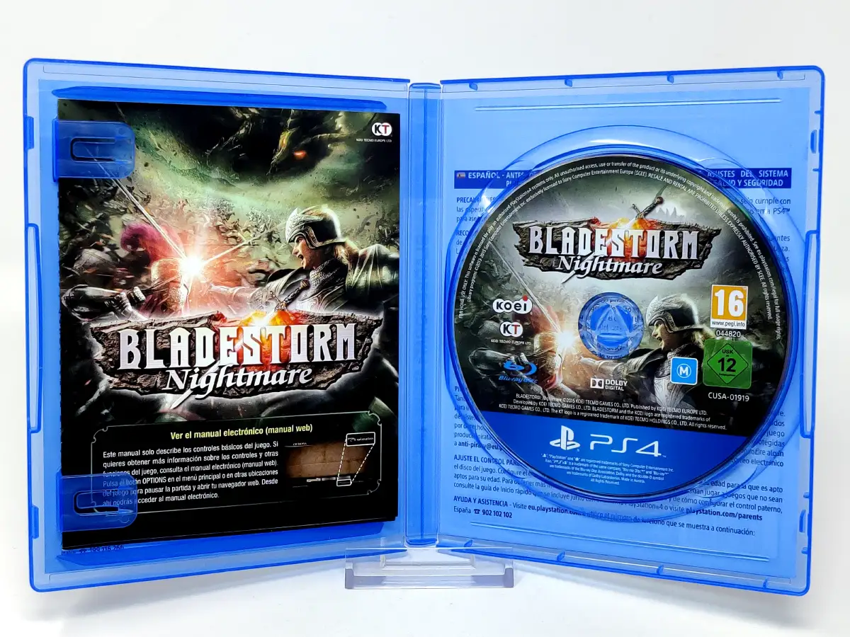 Interior del juego Bladestorm: Nightmare (ESP) para PlayStation 4 con disco y manual