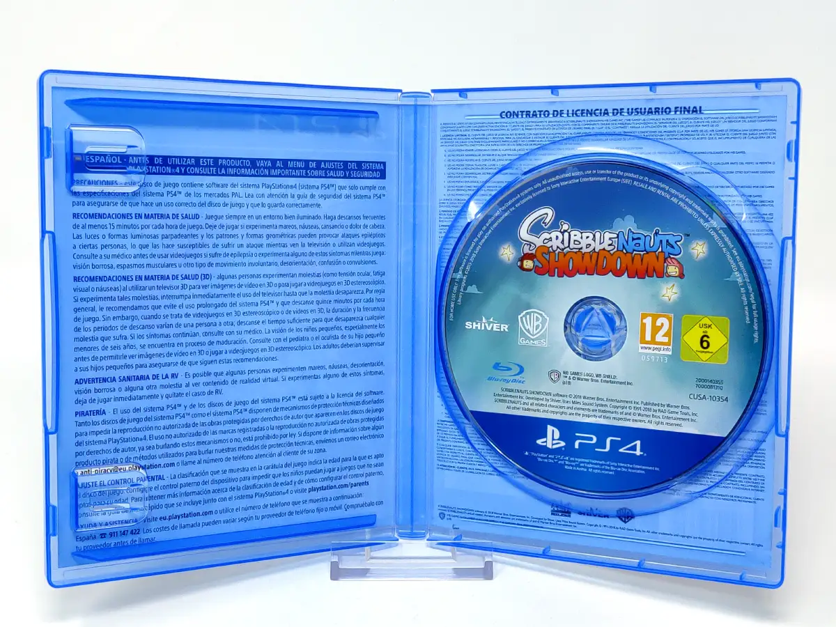 Interior del juego Scribblenauts: Showdown (ESP) para PlayStation 4 con disco y manual