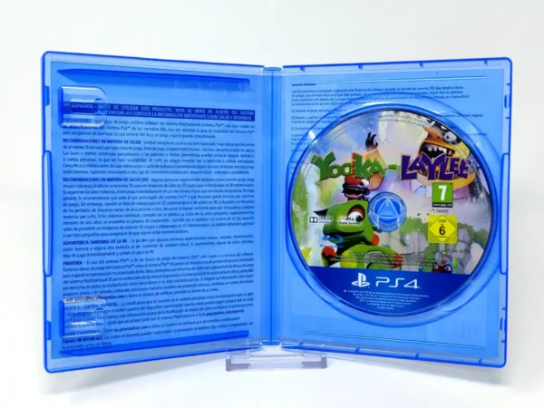 Interior del juego Yooka-Laylee (ESP) para PlayStation 4 con disco y manual