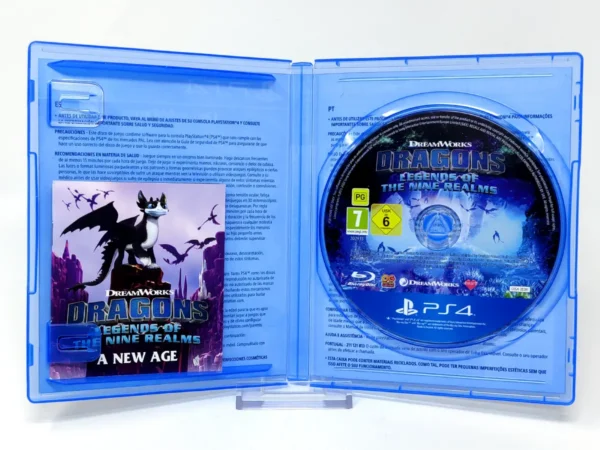 Interior del juego Dragones: Leyendas de los Nueve Reinos (ESP) para PlayStation 4 con disco y manual
