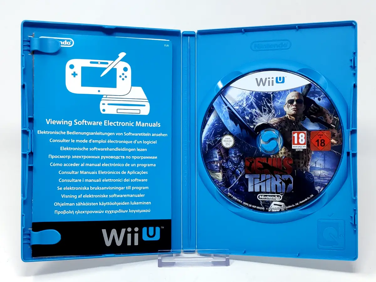 Interior del juego Devil's Third (ESP) para Nintendo Wii U con disco y manual