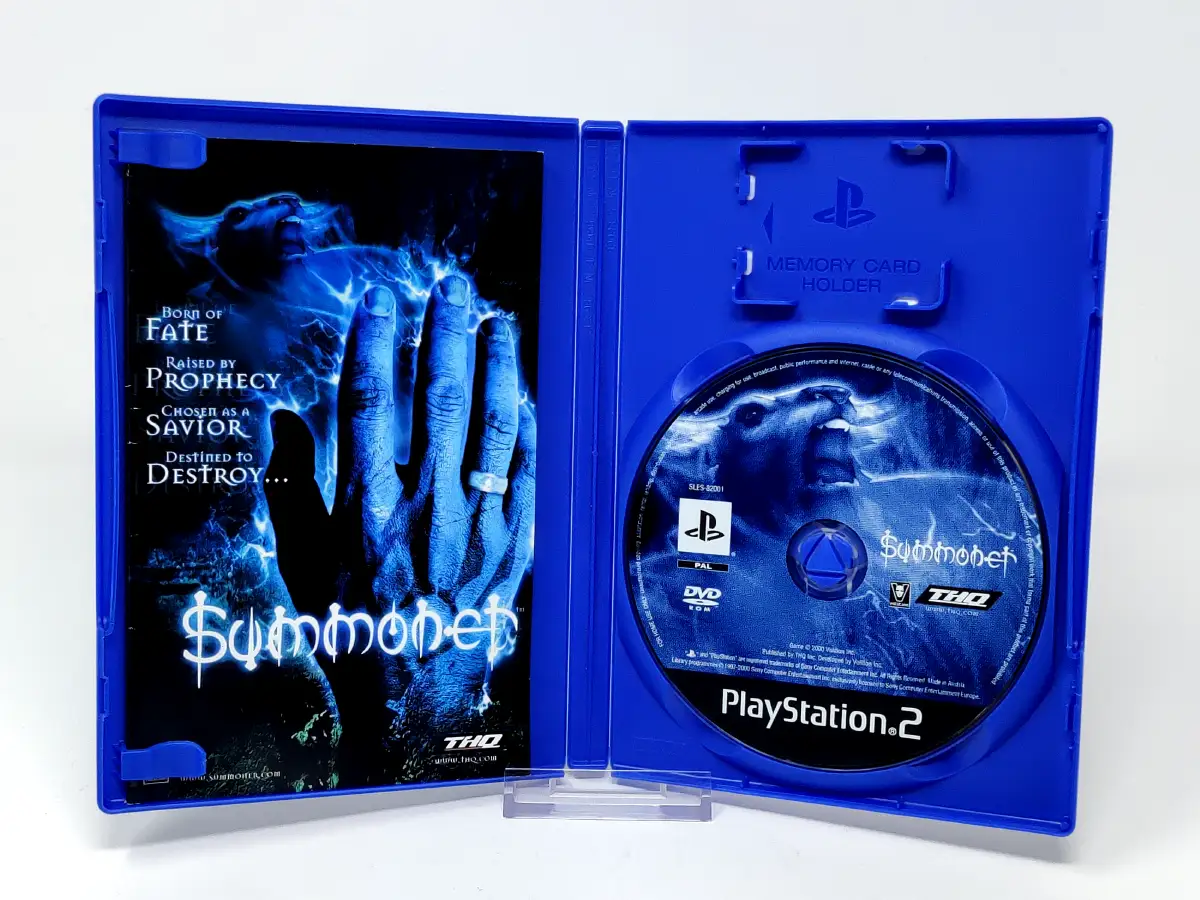 Interior del juego Summoner (ESP) para PlayStation 2 con disco y manual