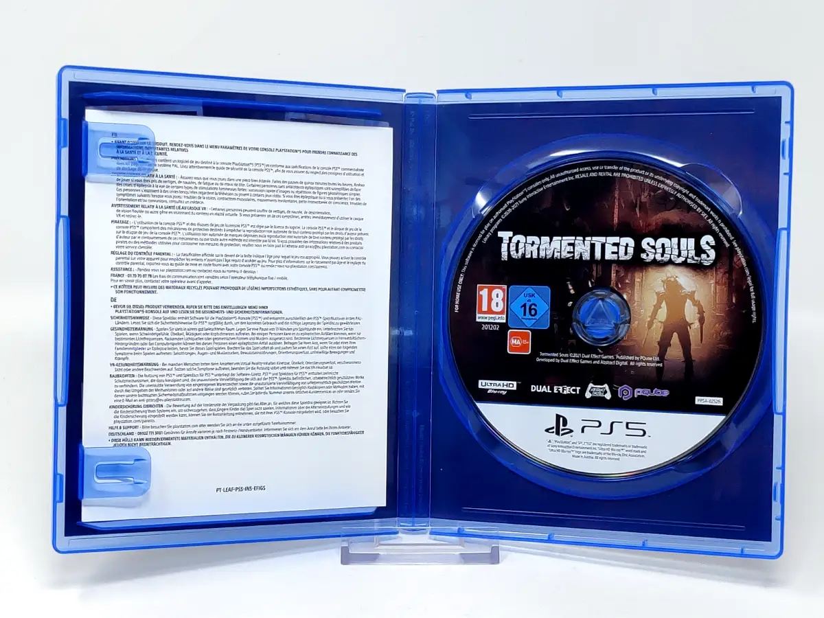 Interior del juego Tormented Souls (ESP) para PlayStation 5 con disco y manual