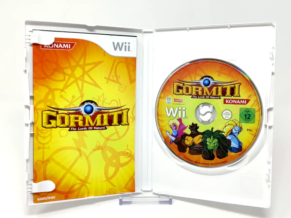 Interior del juego Gormiti: The Lords of Nature! (HOL) para Nintendo Wii con disco y manual