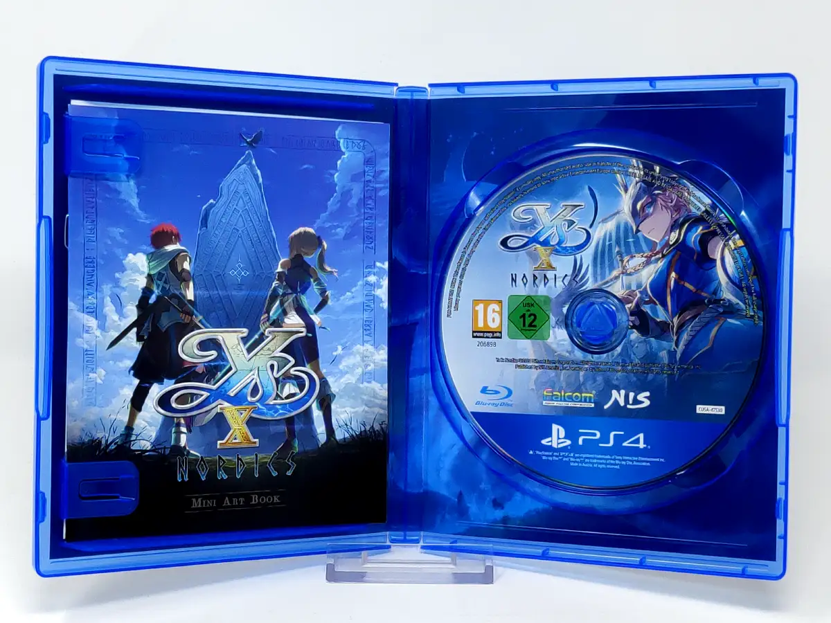 Interior del juego Ys X: Nordics (Deluxe Edition) (ESP) para PlayStation 4 con disco y manual