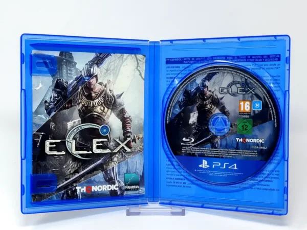 Interior del juego ELEX (ESP) para PlayStation 4 con disco y manual