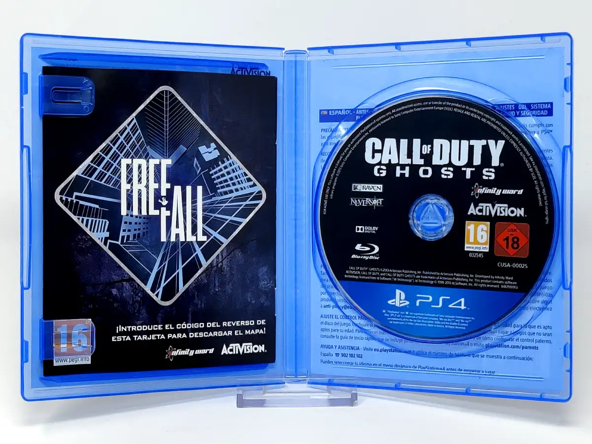 Interior del juego Call of Duty: Ghosts (Edición Limitada) (ESP) para PlayStation 4 con disco y manual