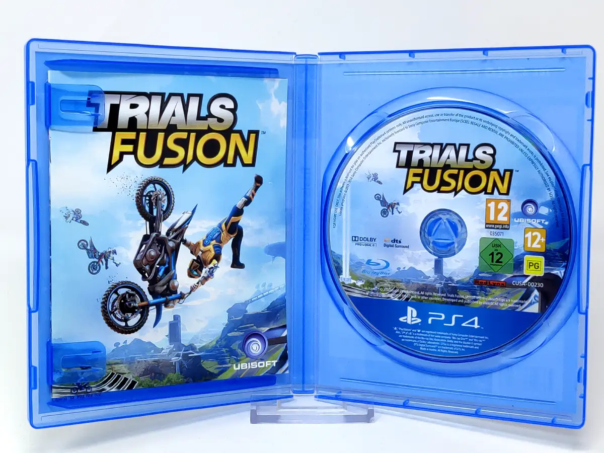 Interior del juego Trials Fusion (Deluxe Edition) (ESP) para PlayStation 4 con disco y manual
