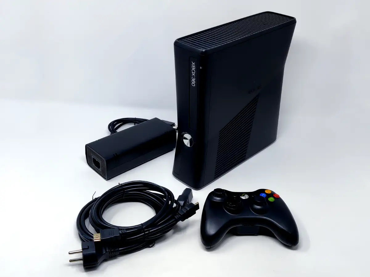 XBOX 360 SLIM 4GB (Consola) para XBOX 360, edición PAL EUR, de segunda mano