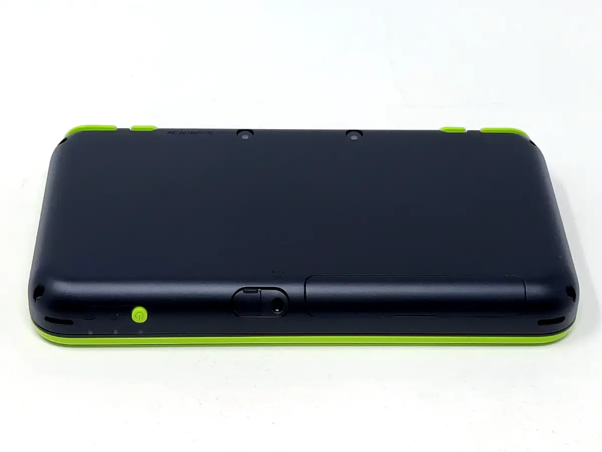 NEW 2DS XL Verde Lima + Estuche Protector (Consola) (JAN-001) para Nintendo 3DS, edición PAL España, de segunda mano