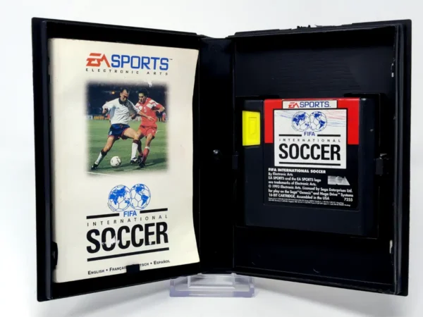 Interior del juego FIFA International Soccer (ESP) para Sega Mega Drive con disco y manual
