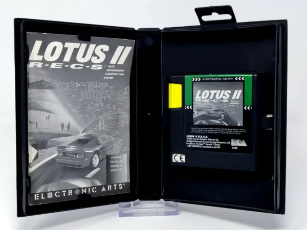 Interior del juego Lotus II - RECS (ESP) (Classics) para Sega Mega Drive con disco y manual