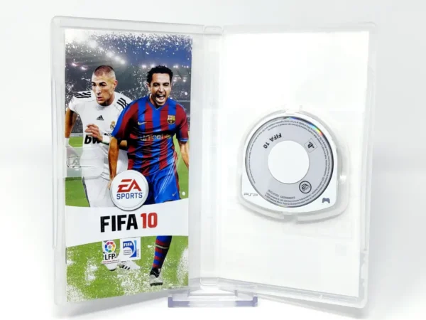 Interior del juego FIFA 10 (ESP) (v2) para PSP con disco y manual