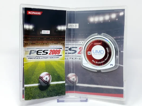 Interior del juego PES 2009: Pro Evolution Soccer (ESP) para PSP con disco y manual